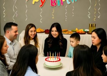 Свекры смеялись над моими “колхозными” родителями — но когда они вошли в банкетный зал, всем стало не до шуток