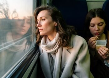 Вернулась домой на 3 часа раньше и расплакалась, увидев, что приготовил муж