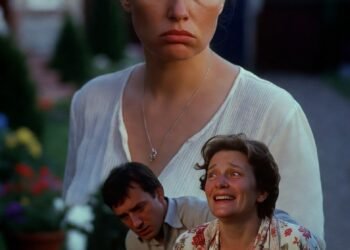 А у меня плечи не стальные»: невестка отказалась кормить свекровь каждый день